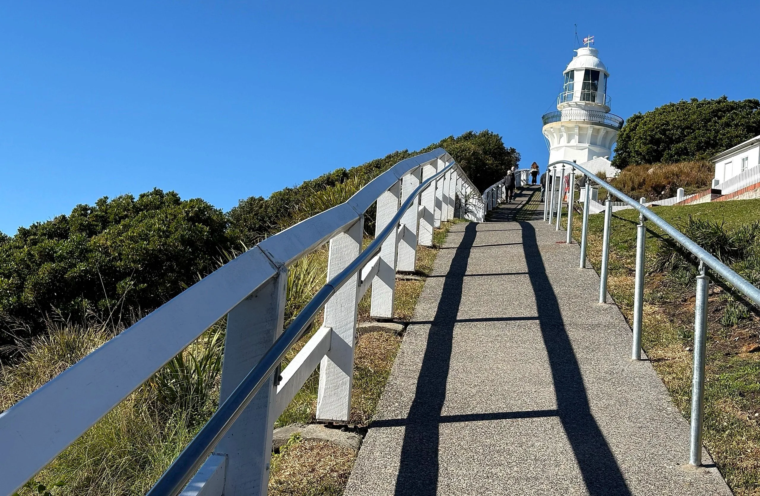 Smoky Cape Lighthouse in photos: a clear winter morning on the cape